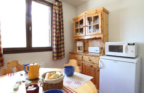 La Salle-les-Alpes Apartment | Cozy Studio Flat in La Salle-les-Alpes for 5 Guests