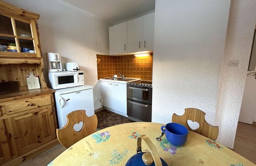 La Salle-les-Alpes Apartment | Cozy Studio Flat in La Salle-les-Alpes for 5 Guests