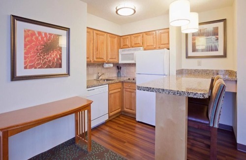 Maple Grove Apartment | Inviting Studio with Pool, Gym & Free Breakfast Included