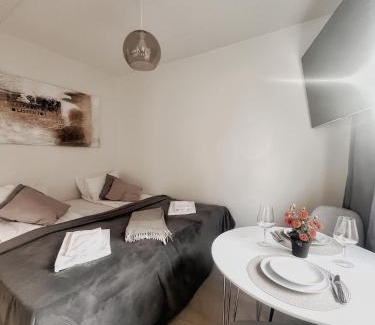 Tikkurila Apartment | Cozy Studio - Heart of Tikkurila