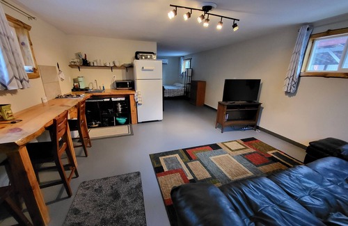 Libby Apartment | Cozy studio in charming Libby with WiFi and AC