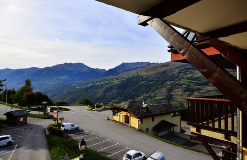 Montchavin Apartment | Cozy Studio Bellentre: Spa & Child-Friendly Amenities