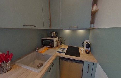 Port-Louis Apartment | Cozy Studio Port-Louis: Ideal for Couples with Kitchen & Spa