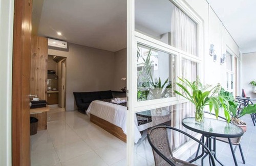 Pemecutan Kelod Apartment | Quaint Studio Retreat in Bali with Kitchen & Breakfast