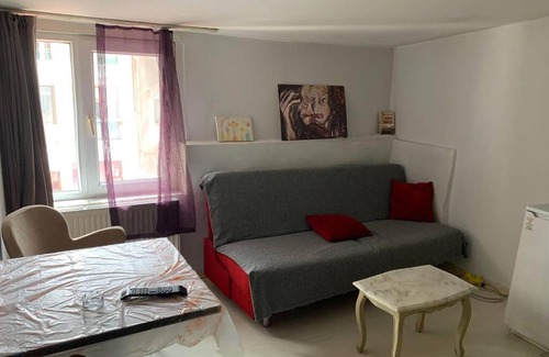 Rasimpasa Apartment | Charming Studio Retreat in Central Kadıkoy Awaits You