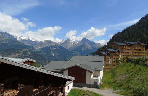 Valfrejus Apartment | Cozy Studio Valfréjus: Perfect for 2 with Kitchen Access