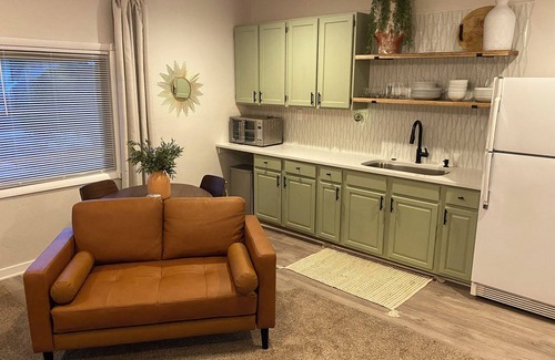 Green Springs Apartment | Cozy studio in Washington with WiFi, AC, close to restaurants & shopping.