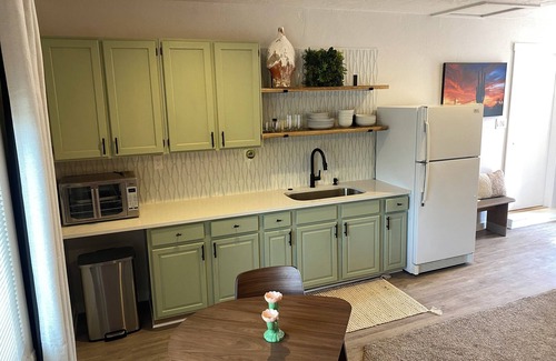 Green Springs Apartment | Cozy studio in Washington with WiFi, AC, close to restaurants & shopping.