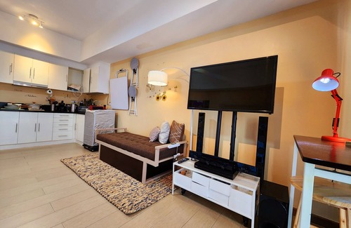 Pinagsama Apartment | Inviting Studio Near The Grand Canal Mall with Free Parking
