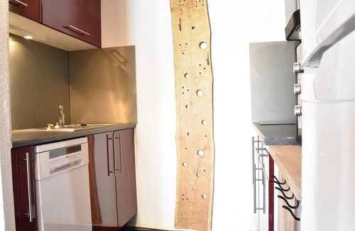 Les Ayguades Apartment | Relaxing Studio Flat in Gruissan for Up to Four Guests