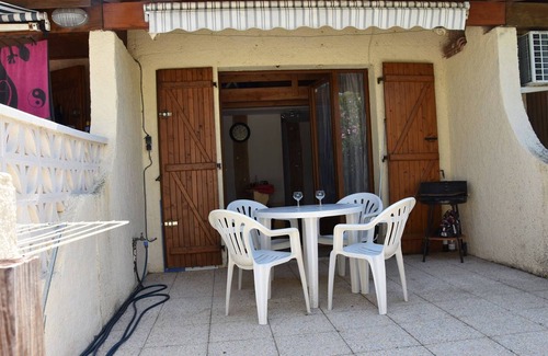 Les Ayguades Apartment | Relaxing Studio Flat in Gruissan for Up to Four Guests