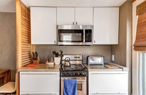 Zilker House | Inviting Studio Near Barton Springs and Downtown