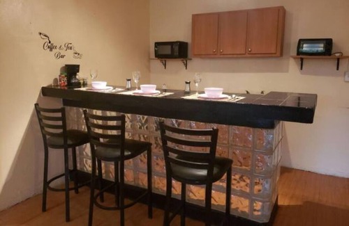 Daguey Apartment | Ideal Studio Retreat near Beaches, Malls & Attractions