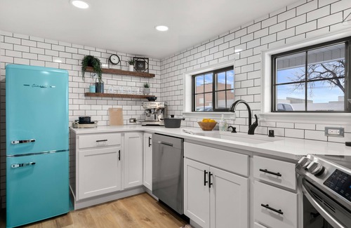 Richland House | Inviting Studio with Hot Tub & Pet-Friendly Options