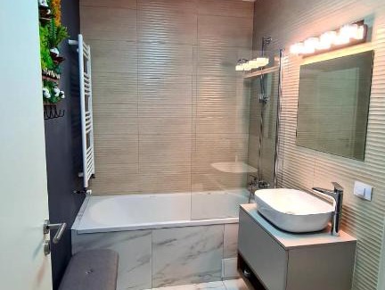 Tractorul Apartment | Guest Rated 10/10: Cozy Studio for Families & Pets