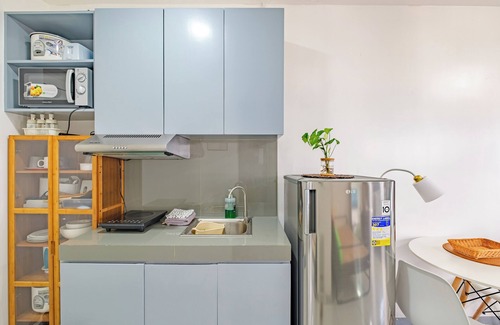 Bagong Pag-asa Apartment | Inviting Studio with Netflix, Pool Access & Gym Facilities