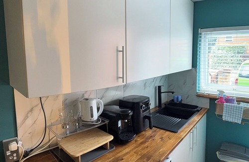 Cambridge Apartment | Tranquil STUDIO with Kitchen & Kids Amenities - 10/10 Rating