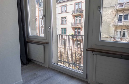 Sihlfeld Apartment | Inviting Studio with Balcony and Breakfast in the City