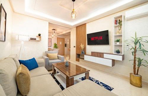 Camp El Ghoul Apartment | Inviting Apartment in Gueliz: Family-Friendly Retreat