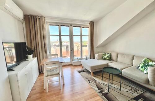Smichov Apartment | Cozy Studio with Prague panorama view