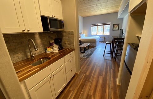 Mountain House Condo | Stylish Studio Steps from River Run Activities & Amenities
