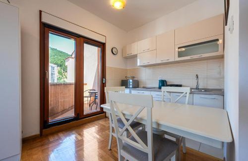 Rozino Apartment | Inviting Studio with Terrace - Perfect for Families