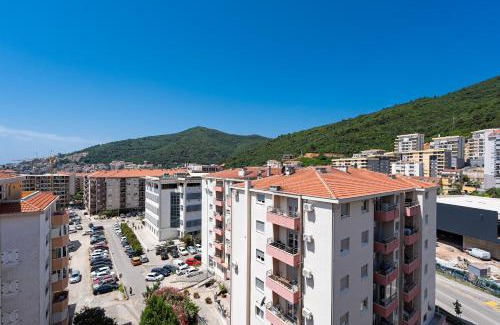 Rozino Apartment | Inviting Studio with Terrace - Perfect for Families