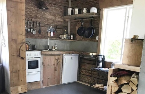 Ramsele Cottage | Inviting Stuga with Mountain & Northern Lights Views