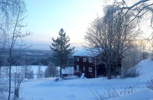 Ramsele Cottage | Inviting Stuga with Mountain & Northern Lights Views