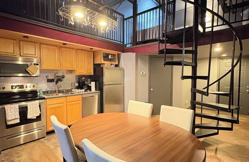 Deep Ellum Condo | Cozy, Stylish, 1-bedroom industrial loft in the heart of Deep Ellum.