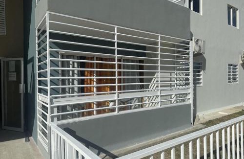 Villa Hermosa Apartment | Stylish Oceanfront Apartment in Prime Location