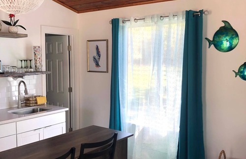 Elkton Cabin | Charming Cottage with Pool & Breakfast in St. Augustine