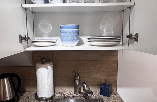 Northwest Calgary Apartment | Charming Suite Near Nose Hill Park with Pet-Friendly Perks