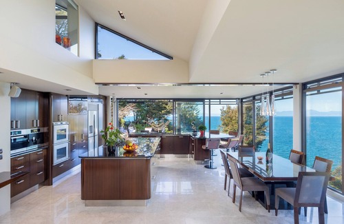 Ngaio Bay Cabin | Cozy Suite - Ocean View & Private Beach