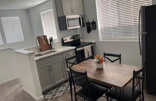 Visalia House | Inviting Suites with Spa and Hot Tub in New House!