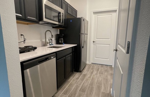 Haines City Apartment | Ideal Suites Near Theme Parks, Beaches, and Golf Clubs