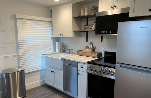 Point Judith House | Cozy Summer Cottage with Ocean View Near Narragansett Beaches