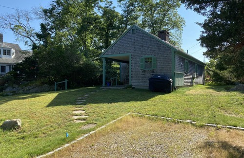 Nonquitt Cottage | Pet-Friendly Oceanview Cottage in Nonquitt Beach Community