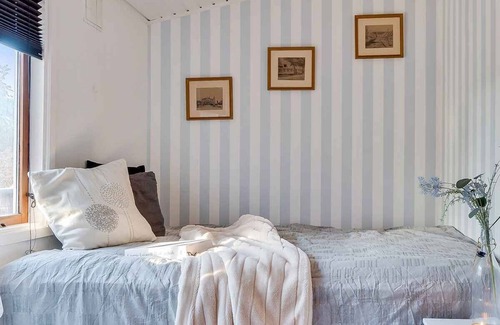 Strøby Egede House | Charming Summer House with Ocean Views, Pet Friendly