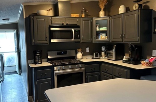 Hoosick Falls House | Charming Ski Retreat with Pet Yard Near Top Slopes