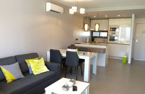 Guardamar del Segura Apartment | Inviting Oasis Beach Apartment with Pool and Ocean Views