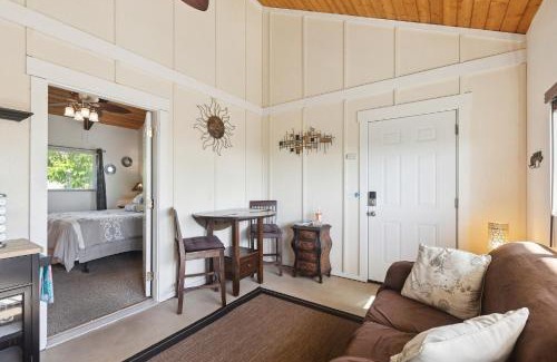 Kalaoa House | Inviting Sunset Views with Lanai - Walk to the Beach