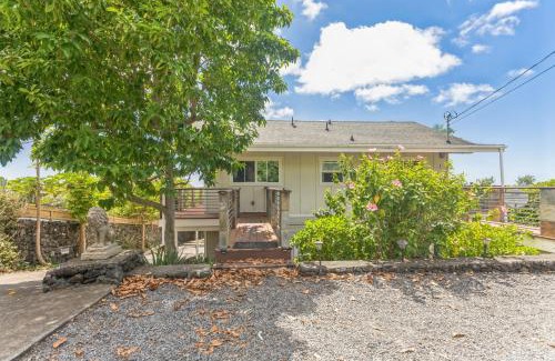 Kalaoa House | Inviting Sunset Views with Lanai - Walk to the Beach