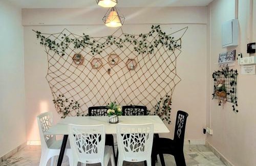 Baharu Apartment | Charming Bayview Villa: 4-Star, Pool & Family Friendly