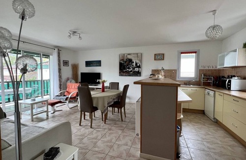 Cambo-les-Bains Apartment | Cozy Apartment in Cambo-les-Bains with Spa & Breakfast