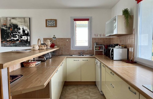 Cambo-les-Bains Apartment | Cozy Apartment in Cambo-les-Bains with Spa & Breakfast