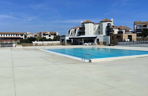 Le Barcares Apartment | Oceanfront Apartment Port Barcares with Spa & Kitchen Access