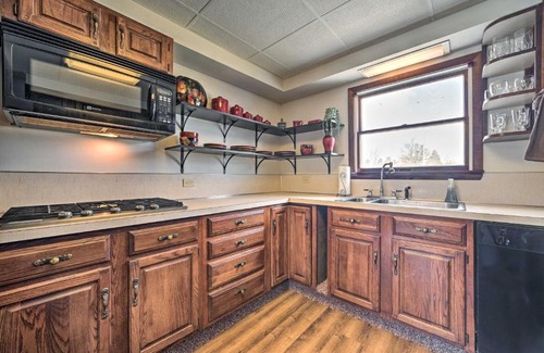 Tawas City House | Inviting Tawas City Home with Lake Huron Views