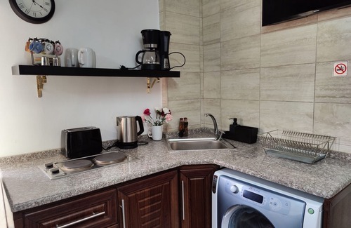Amman Apartment | Charming Terraced Studio in Central West Amman - 10/10 Rating