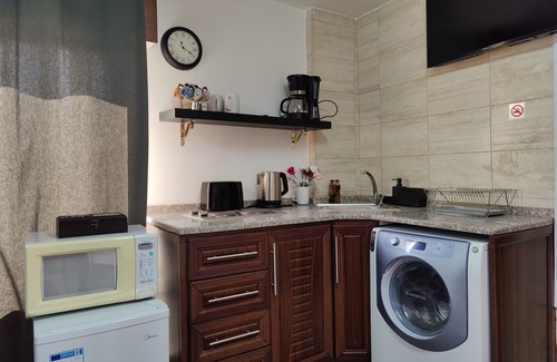 Amman Apartment | Charming Terraced Studio in Central West Amman - 10/10 Rating